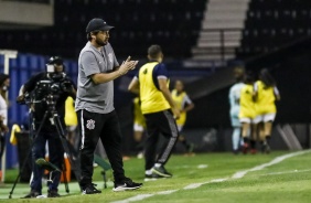 Arthur Elias durante jogo entre Corinthians e Botafogo, pelo Campeonato Brasileiro Feminino