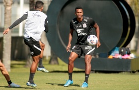 Atacante Jô no treino preparatório para jogo entre Corinthians e Huancayo, pela Sul-Americana