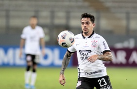 Fagner em partida entre Corinthians e Huancayo, pela Copa Sul-Americana