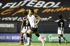 Jheniffer durante jogo entre Corinthians e Botafogo, pelo Campeonato Brasileiro Feminino