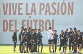 Jogadores durante treino do Corinthians em La Videna, CT da Seleo Peruana de Futebol, em Lima