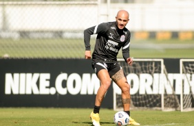 Lateral Fbio Santos no treino preparatrio para jogo entre Corinthians e Huancayo