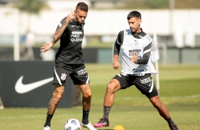 Luan e Camacho no treino preparatrio para jogo entre Corinthians e Huancayo, pela Sul-Americana