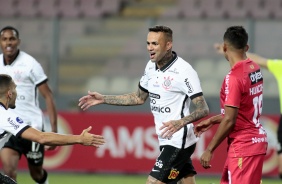 Luan marcou o primeiro gol do Corinthians contra o Huancayo, pela Sul-Americana