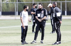 Comisso tcnica durante o treino do Corinthians Sub-20