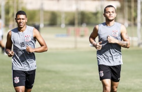 Rodrigo Daniel e Riquelme no treino do Corinthians Sub-20
