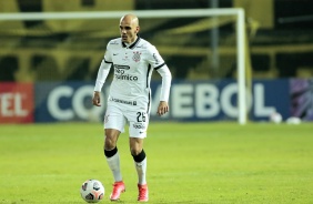 Fbio Santos durante partida contra o Pearol, pela Copa Sul-Americana