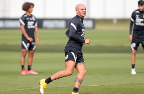 Fábio Santos durante treino do Corinthians no CT Dr. Joaquim Grava