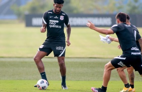 Gil durante treino do Corinthians no CT Dr. Joaquim Grava