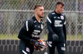 Guilherme durante treino do Corinthians no CT Dr. Joaquim Grava