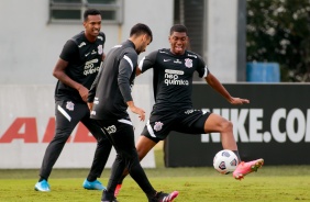 J, Camacho e Felipe durante treino do Corinthians no CT Dr. Joaquim Grava