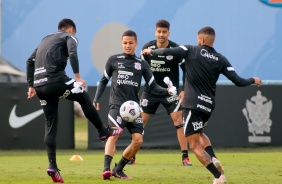 Matheus Araújo durante treino do Corinthians no CT Dr. Joaquim Grava
