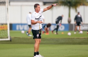 Treinador Vagner Mancini durante treino do Corinthians no CT Dr. Joaquim Grava