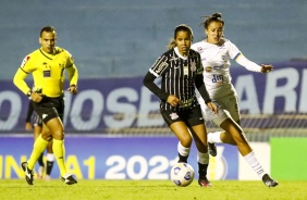 Vic Albuquerque durante partida contra o So Jos, pelo Brasileiro Feminino