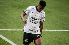 Jemerson saiu machucado durante Dérbi entre Corinthians e Palmeiras, na Neo Química Arena