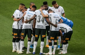 Jogadores durante Dérbi entre Corinthians e Palmeiras, na Neo Química Arena