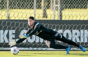 Caique Frana durante treino do Corinthians no CT Dr. Joaquim Grava