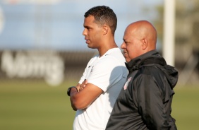 Fernando Lázaro e Mauro da Silva durante treino do Corinthians no CT Dr. Joaquim Grava