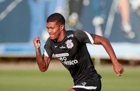 Lo Natel durante treino do Corinthians no CT Dr. Joaquim Grava