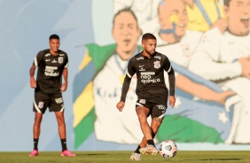 Vitinho durante treino do Corinthians no CT Dr. Joaquim Grava