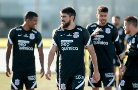 Elenco reunido durante ltimo treino do Corinthians antes do jogo contra o Huancayo