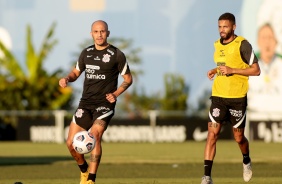 Fbio Santos e Vitinho durante ltimo treino do Corinthians antes do jogo contra o Huancayo