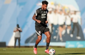 Gil durante ltimo treino do Corinthians antes do jogo contra o Huancayo