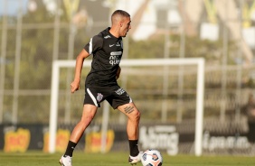 Volante Gabriel durante ltimo treino do Corinthians antes do jogo contra o Huancayo