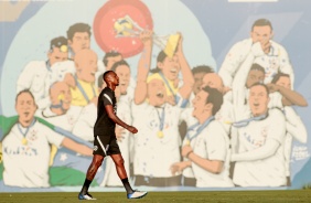 Zagueiro Raul durante ltimo treino do Corinthians antes do jogo contra o Huancayo