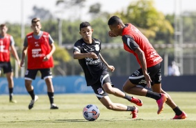 Adson e Rodrigo Varanda no treino integrado da equipe profissional e Sub-20 do Corinthians