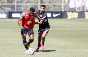 Carlão e Rodrigo Varanda no treino integrado da equipe profissional e Sub-20 do Corinthians
