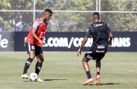 Carlão e Rodrigo Varanda no treino integrado da equipe profissional e Sub-20 do Corinthians