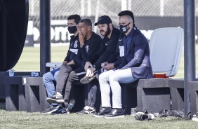 Comissão técnica durante o treino integrado da equipe profissional e Sub-20 do Corinthians