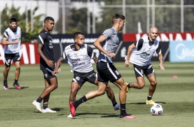 Otero e Joo Pedro no treino da equipe profissional e Sub-20 do Corinthians, no CT Dr. Joaquim Grava