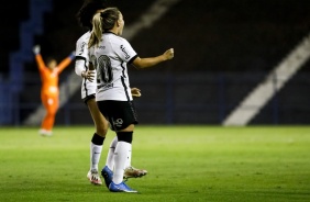 Andressinha comemorando seu gol no jogo entre Corinthians e Real Brasília, pelo Brasileirão Feminino
