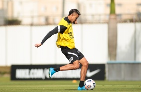 Cantillo durante treino do Corinthians no CT Dr. Joaquim Grava