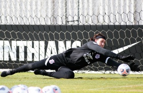 Cssio durante treino do Corinthians no CT Dr. Joaquim Grava