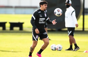 Fagner durante treino do Corinthians no CT Dr. Joaquim Grava