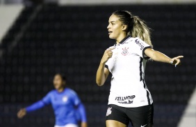 Gabi Nunes comemorando seu gol no jogo entre Corinthians e Real Braslia, pelo Brasileiro Feminino