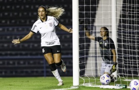 Gabi Nunes comemorando seu gol no jogo entre Corinthians e Real Braslia, pelo Brasileiro Feminino