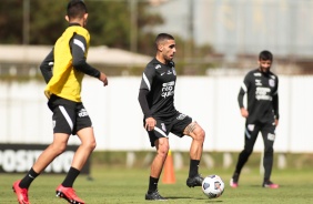 Gabriel durante treino do Corinthians no CT Dr. Joaquim Grava