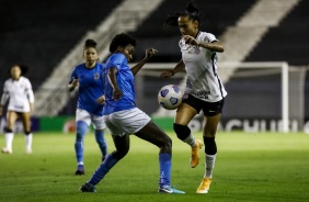 Juliete durante partida entre Corinthians e Real Braslia, pelo Brasileiro Feminino