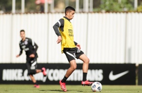 Matheus Arajo durante treino do Corinthians no CT Dr. Joaquim Grava