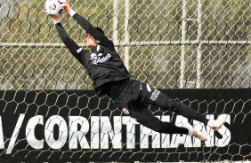 Matheus Donelli durante treino do Corinthians no CT Dr. Joaquim Grava