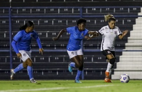 Tamires durante partida entre Corinthians e Real Braslia, pelo Brasileiro Feminino