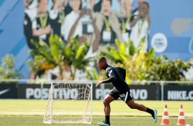 Xavier durante treino do Corinthians no CT Dr. Joaquim Grava