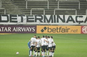 Elenco do Corinthians reunido antes do jogo contra o River Plate-PAR, pela Copa Sul-Americana