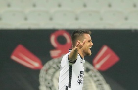 Ramiro anotou dois gols do Corinthians contra o River Plate-PAR, pela Copa Sul-Americana