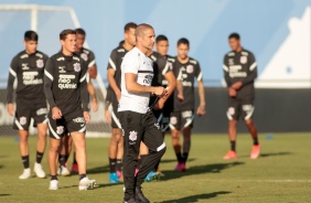 Sylvinho e elenco no primeiro treino com  novo tcnico do Corinthians