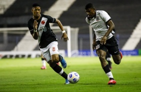 Vitor Meer durante partida entre Corinthians e Vasco, pelo Brasileiro Sub-17